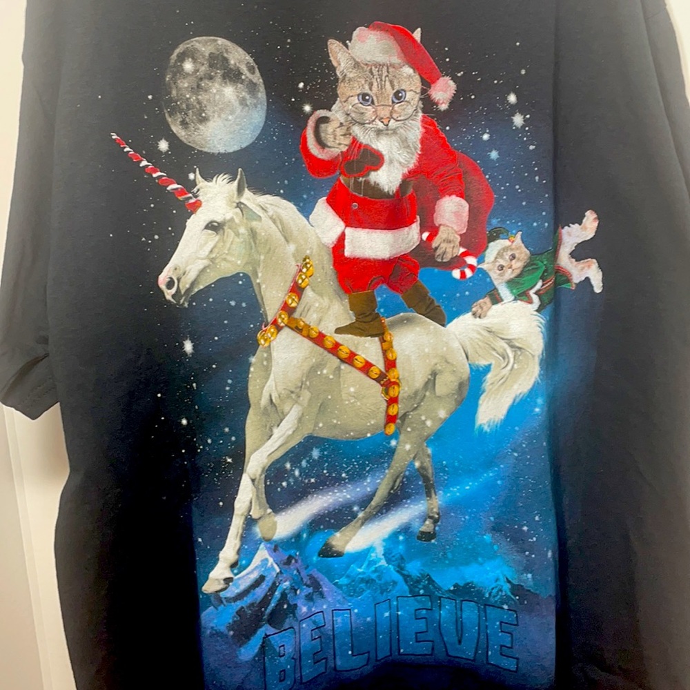 "Santa Cat" Unisex T-Shirt - SIze Large